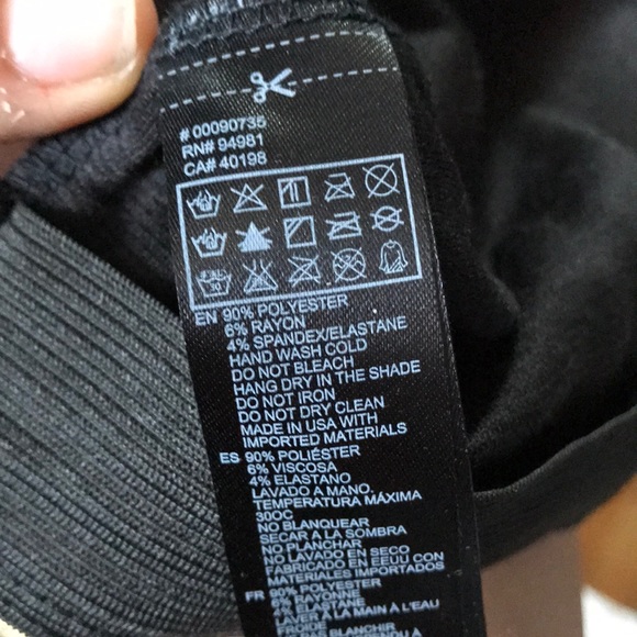 Forever 21 Gold and Black Aztec mini skirt 😍 - Picture 5 of 5